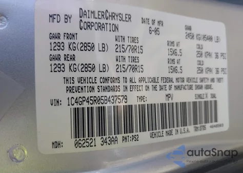 2005 Chrysler Town & Country from USA, damaged, VIN 1C4GP45R05B437579